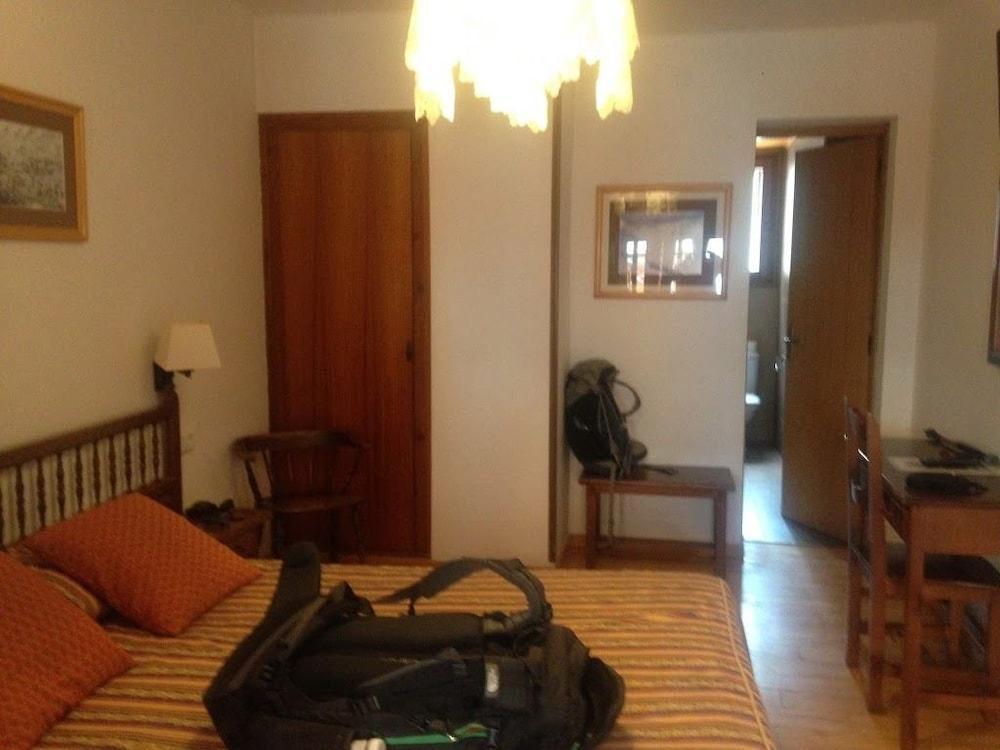 Hotel Roya Espot Ngoại thất bức ảnh