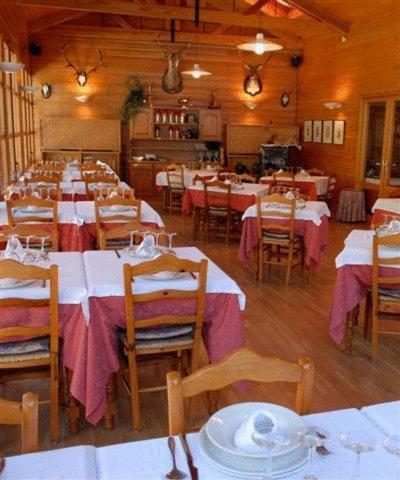 Hotel Roya Espot Ngoại thất bức ảnh