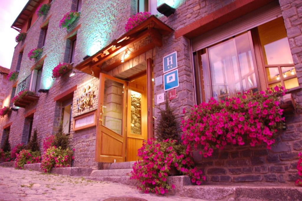 Hotel Roya Espot Ngoại thất bức ảnh